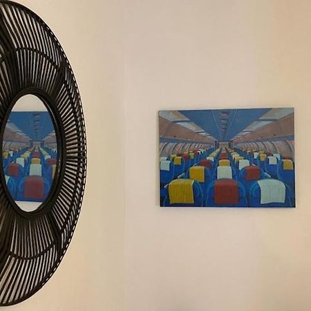 Le Studio De L'Artiste. Αρλ Εξωτερικό φωτογραφία